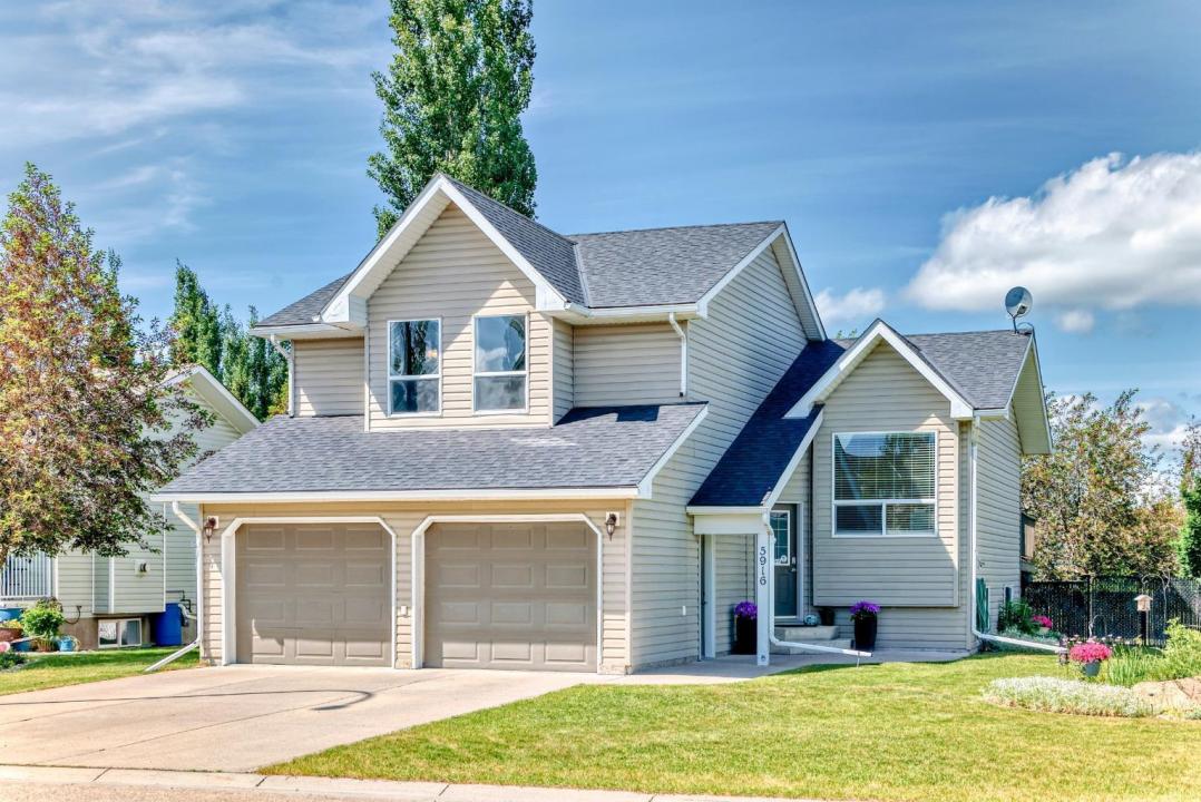 5916 60 STREET, Olds, Alberta T4H 1X8, Canada