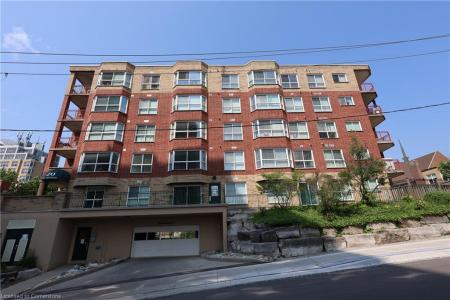 20 ST GEORGE STREET, Kitchener, Ontario N2G 2S7, Canadá