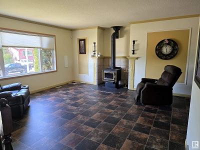 5025 49 STREET, Fort Kent, Alberta T9N 1H0, Canada