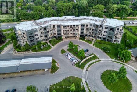 1705 FIDDLEHEAD PLACE, London North (north R), オンタリオ N6G 0S1, カナダ