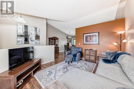 5916 60 STREET, Olds, Alberta T4H 1X8, Canadá