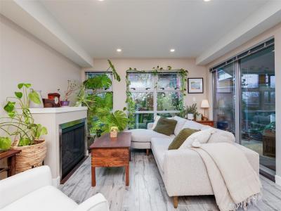 797 TYEE RD, Victoria, Colúmbia Britânica V9A 7R4, CANADÁ