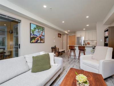 797 TYEE RD, Victoria, Colúmbia Britânica V9A 7R4, CANADÁ
