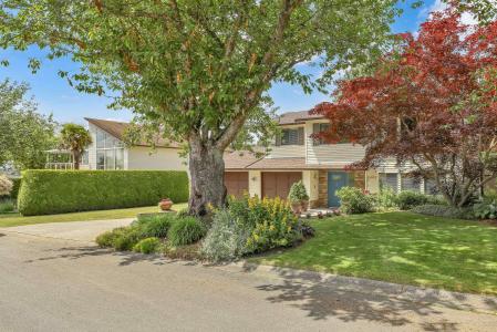 8469 153A STREET, Surrey, British Columbia V3S 6J2, Canada