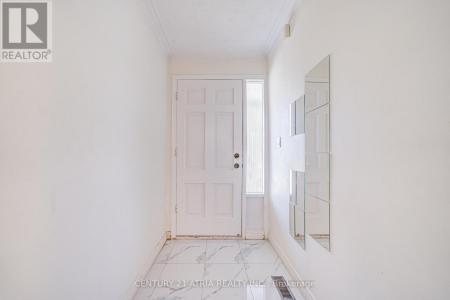 113 OAK AVENUE, Richmond Hill (south Richvale), Ontario L4C 6R6, Canada