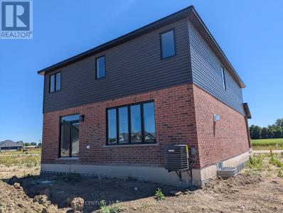 105 SHELDABREN STREET, North Middlesex (ailsa Craig), Ontario N0M 1A0, Kanada