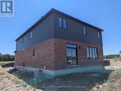 105 SHELDABREN STREET, North Middlesex (ailsa Craig), Ontario N0M 1A0, Kanada