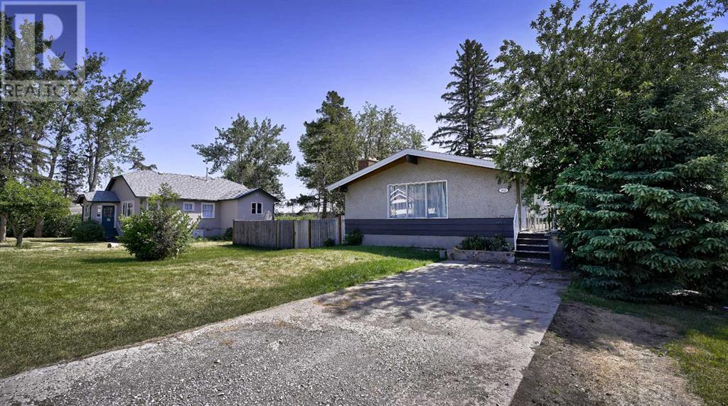1629 ROSS STREET, Crossfield, אלברטה T0M 0S0, קנדה