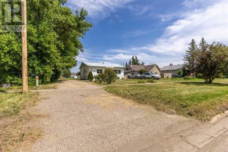 255 BROADWAY STREET NORTH, Raymond, Alberta T0K 2S0, Canada