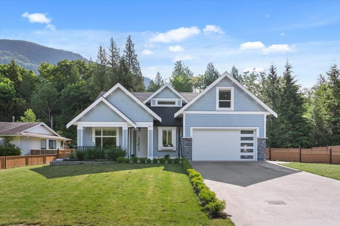 835 MYNG CRESCENT, Harrison Hot Springs, 不列颠哥伦比亚省 V0M 1K0, 加拿大