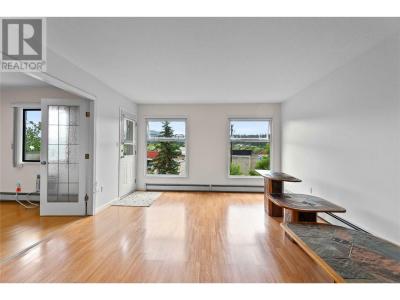 851 5 AVENUE SOUTHWEST, Salmon Arm, Colombia Británica V1E 1K2, Canadá