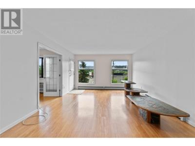 851 5 AVENUE SOUTHWEST, Salmon Arm, Colombia Británica V1E 1K2, Canadá