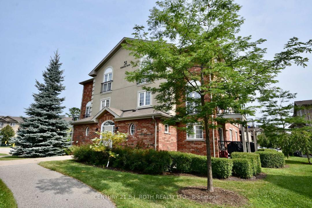 51 FERNDALE DRIVE, Barrie, Ontario L4N 5W9, Canada