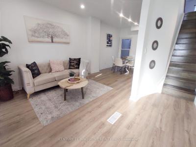 613 DUFFERIN STREET, Toronto, Ontario M6K 2B1, Kanada