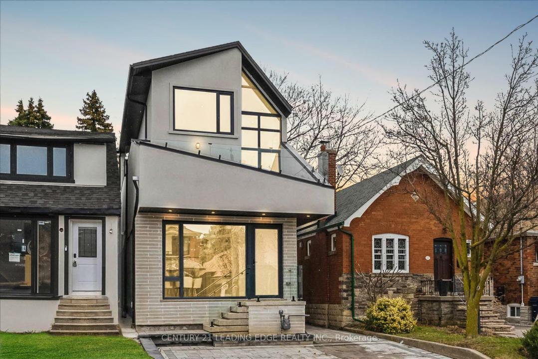 257 ROBINA AVENUE E, Toronto, オンタリオ M6C 3Y9, カナダ