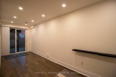 12 COLLIN COURT, Richmond Hill, Ontario L4E 0X6, Canada