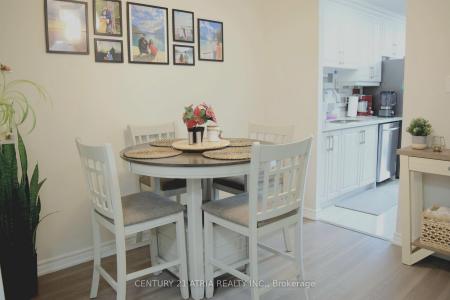17 KNIGHTSBRIDGE ROAD, Brampton, Ontario L6T 3X9, Canada