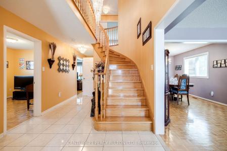 249 MOSSBROOK SQUARE, Pickering, 安大略省 L1V 6P9, 加拿大