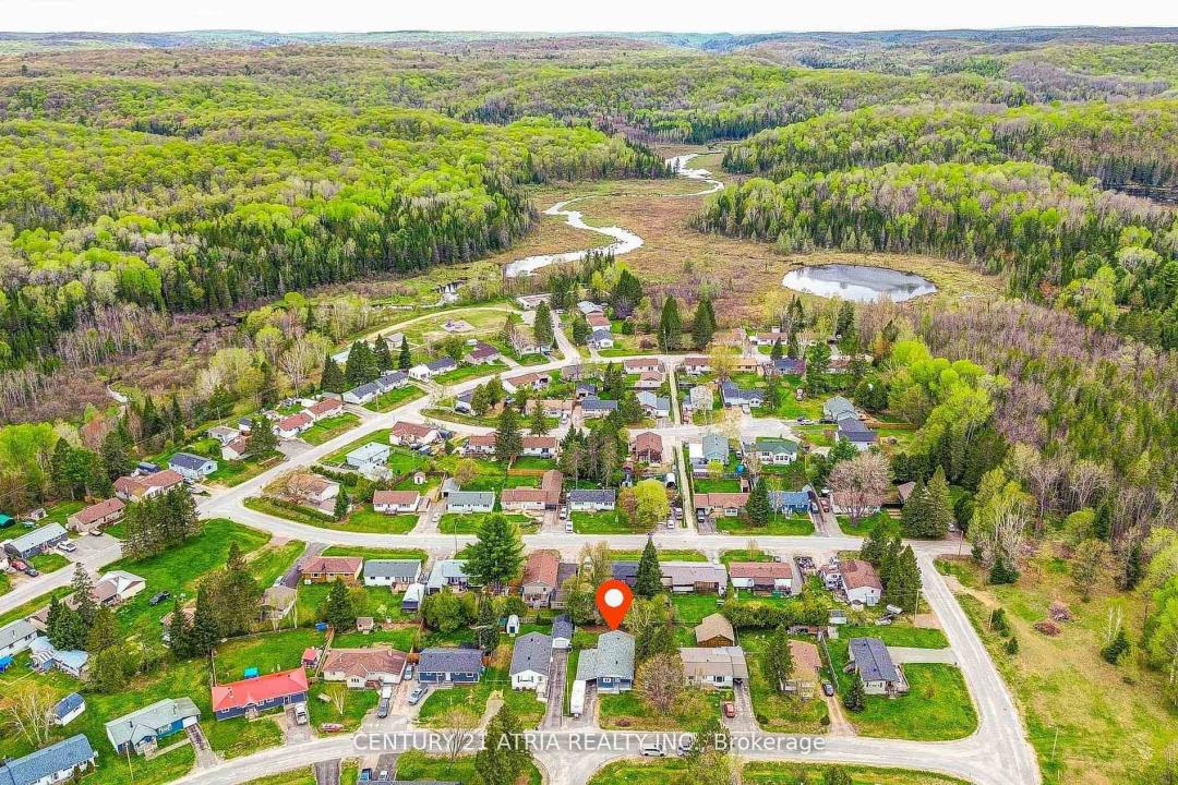 36 GREAT OAK STREET, Highlands East, Ontario K0L 1M0, Kanada
