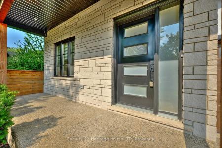 42 AQUADALE DRIVE, St. Catharines, Ontario L2N 2P8, Canada