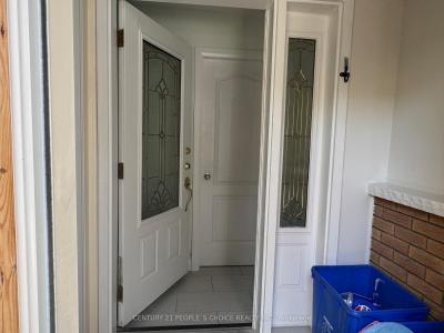 459 BERNHARD CRESCENT, Oshawa, Ontario L1G 2B7, Canada
