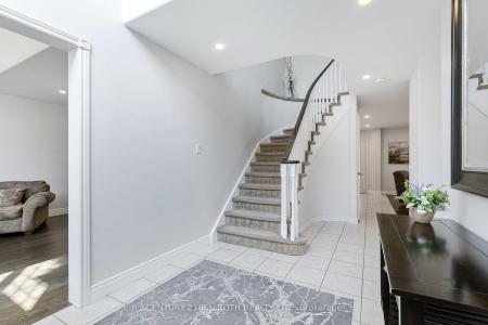 48 CRIMSON RIDGE ROAD, Barrie, Ontario L4N 9S1, Kanada