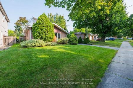 8 TRAILSIDE DRIVE, Toronto, Ontario M2J 2C9, Kanada