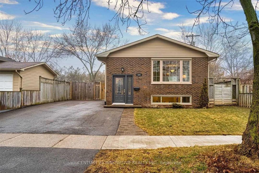 586 CHAMBERLAIN ROAD, Burlington, Ontario L7L 2V5, Canada
