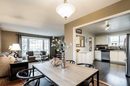 586 CHAMBERLAIN ROAD, Burlington, Ontario L7L 2V5, Canada