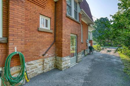 19 MARY STREET, Perth, Ontario K7H 2X1, Canada