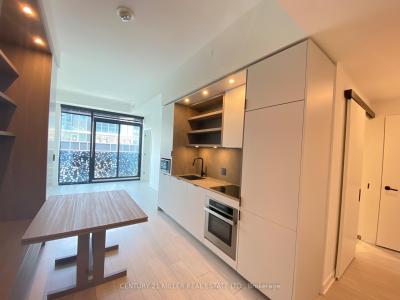 55 CHARLES STREET E, Toronto, Ontario M4Y 0J1, Canada