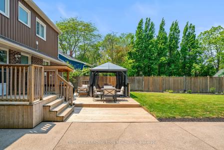 1182 LAKESHORE ROAD, St. Catharines, Ontario L2R 6P9, Canada