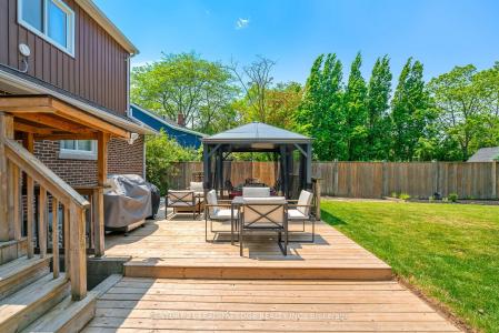 1182 LAKESHORE ROAD, St. Catharines, Ontario L2R 6P9, Canada