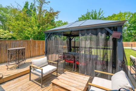1182 LAKESHORE ROAD, St. Catharines, Ontario L2R 6P9, Canada