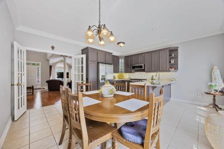 79 METCALFE DRIVE, Bradford West Gwillimbury, Ontario L3Z 3C6, Canada