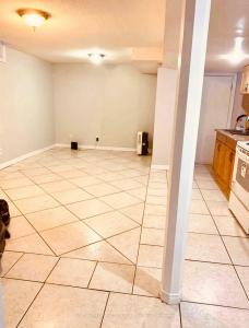 390 MARBLE PLACE, Newmarket, Ontario L3X 2P1, Kanada