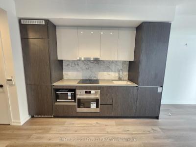 28 INTERCHANGE WAY, Vaughan, Ontario L4K 0P8, Canadá