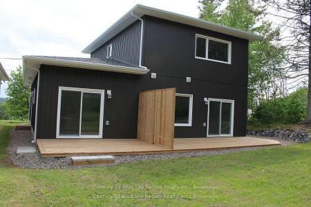 16 BIRCH STREET, Powassan, Ontario P0H 1Z0, Canadá