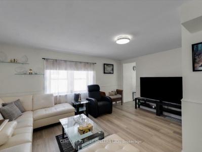 39 CARLTON STREET, St. Catharines, Ontario L2R 1P7, Canada