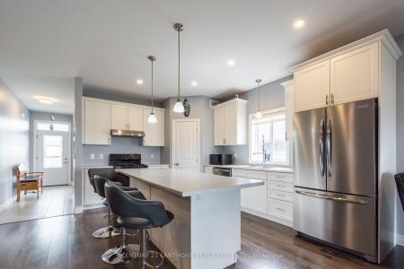 64 REDWOOD DRIVE, Belleville, Ontario K8N 0K4, Canadá