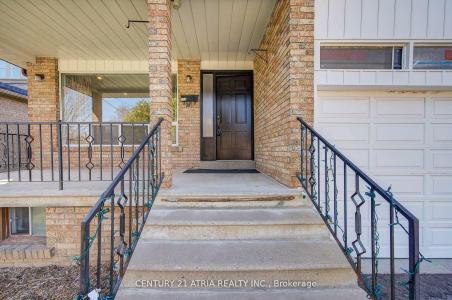 113 OAK AVENUE, Richmond Hill, Ontario L4C 6R6, CANADÁ