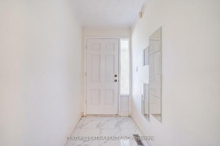 113 OAK AVENUE, Richmond Hill, Ontario L4C 6R6, CANADÁ