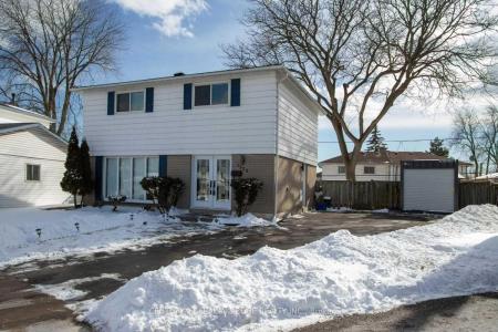 1323 POPRAD AVENUE, Pickering, Ontario L1W 1K9, Kanada