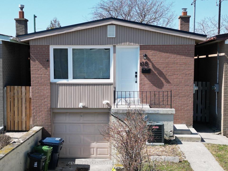 18 MAGNOLIA AVENUE, Toronto, Ontario M1K 3K1, Canada