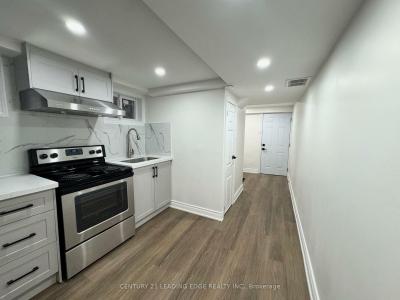 18 MAGNOLIA AVENUE, Toronto, Ontario M1K 3K1, Canada