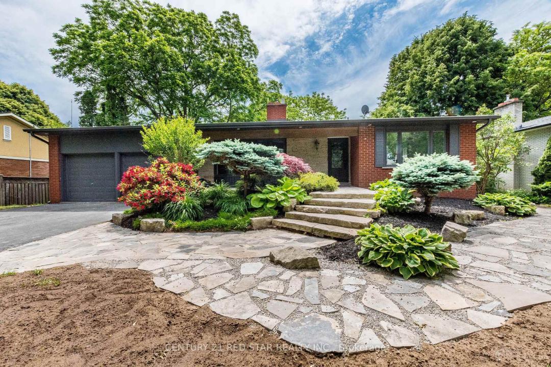 1448 WILLOWDOWN ROAD, Oakville, Ontario L6L 1X3, Canada