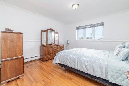 94 Rue Reid, Saint-Lambert, Квебек J4R 2N2, Канада
