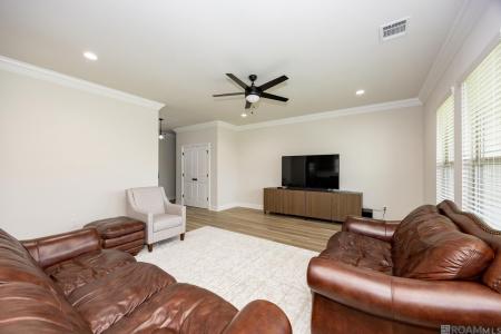 1545 Cavalry Ave, Zachary, Луизиана 70791, Соединенные Штаты