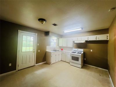 208 Sands Street, Angleton, Texas 77515, USA