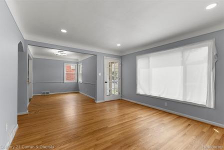8276 Riverview Street, Dearborn Heights, Michigan 48127